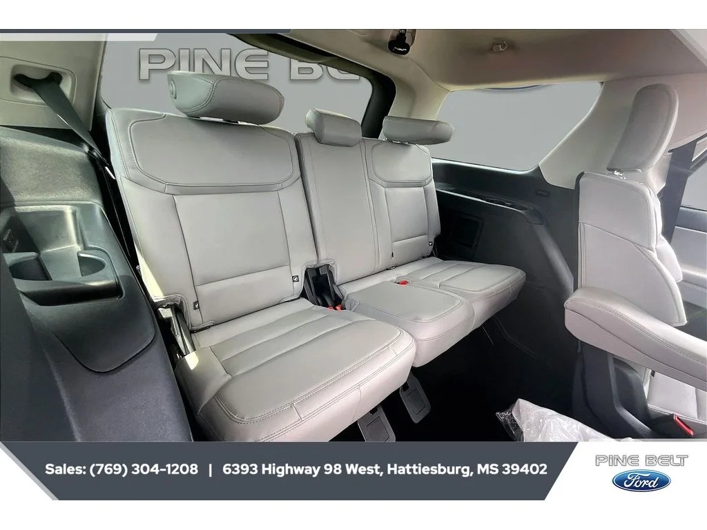 New 2026 Star White Metallic Tri-Coat Ford Active image 21