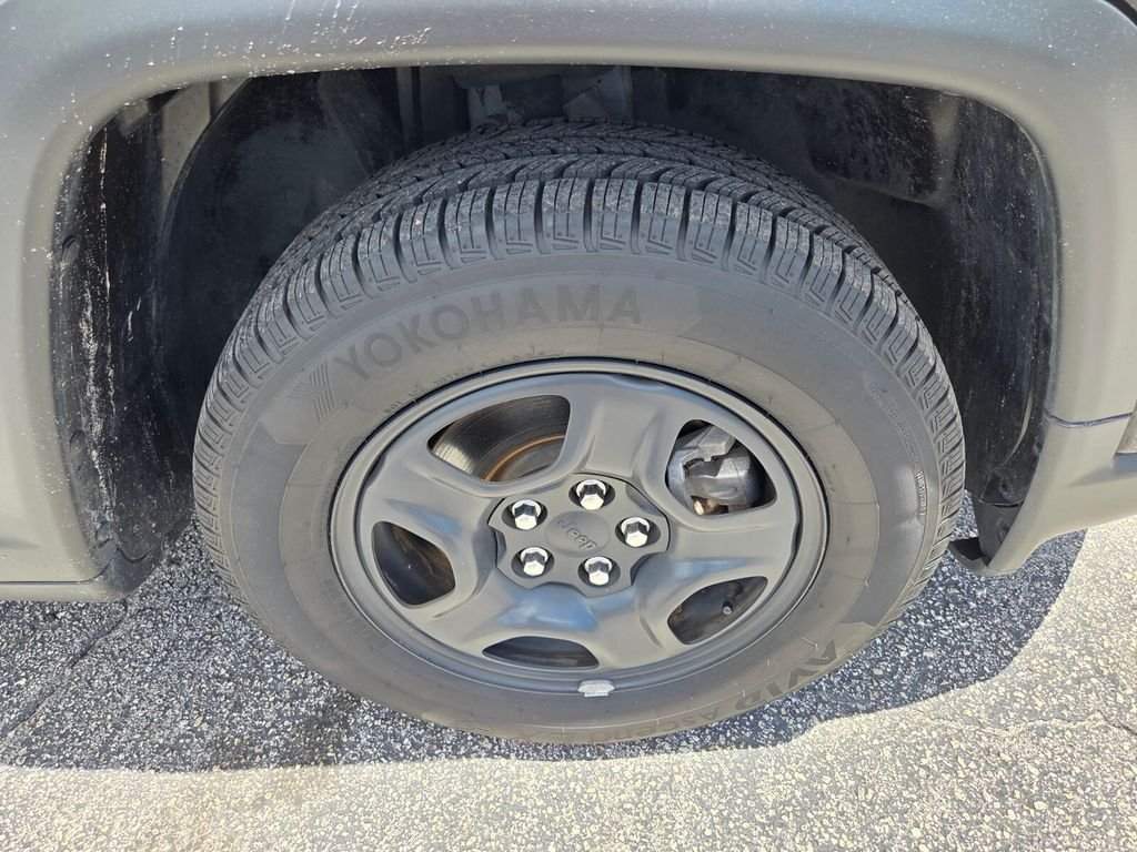 Used 2018 Black Jeep Sport image 20