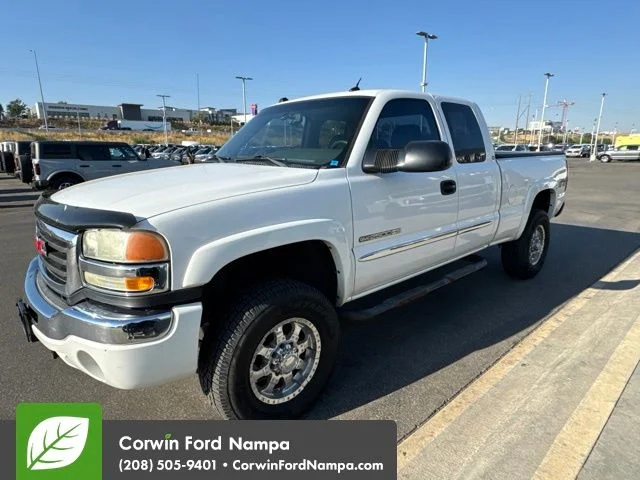 Used 2004 White GMC SLT image 3
