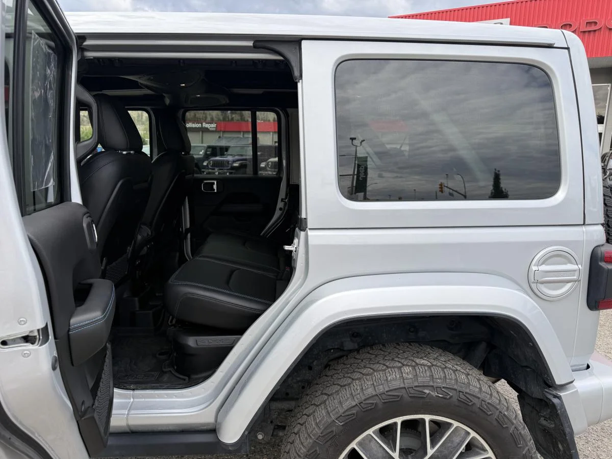 Used 2024 Silver Jeep High Altitude image 15