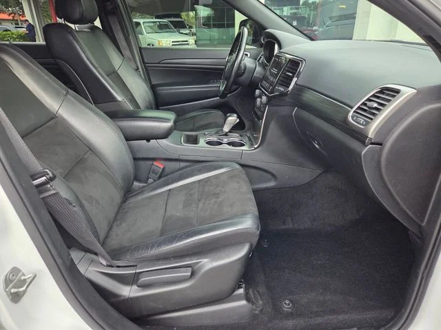 Certified Used 2022 White Jeep Laredo X image 13