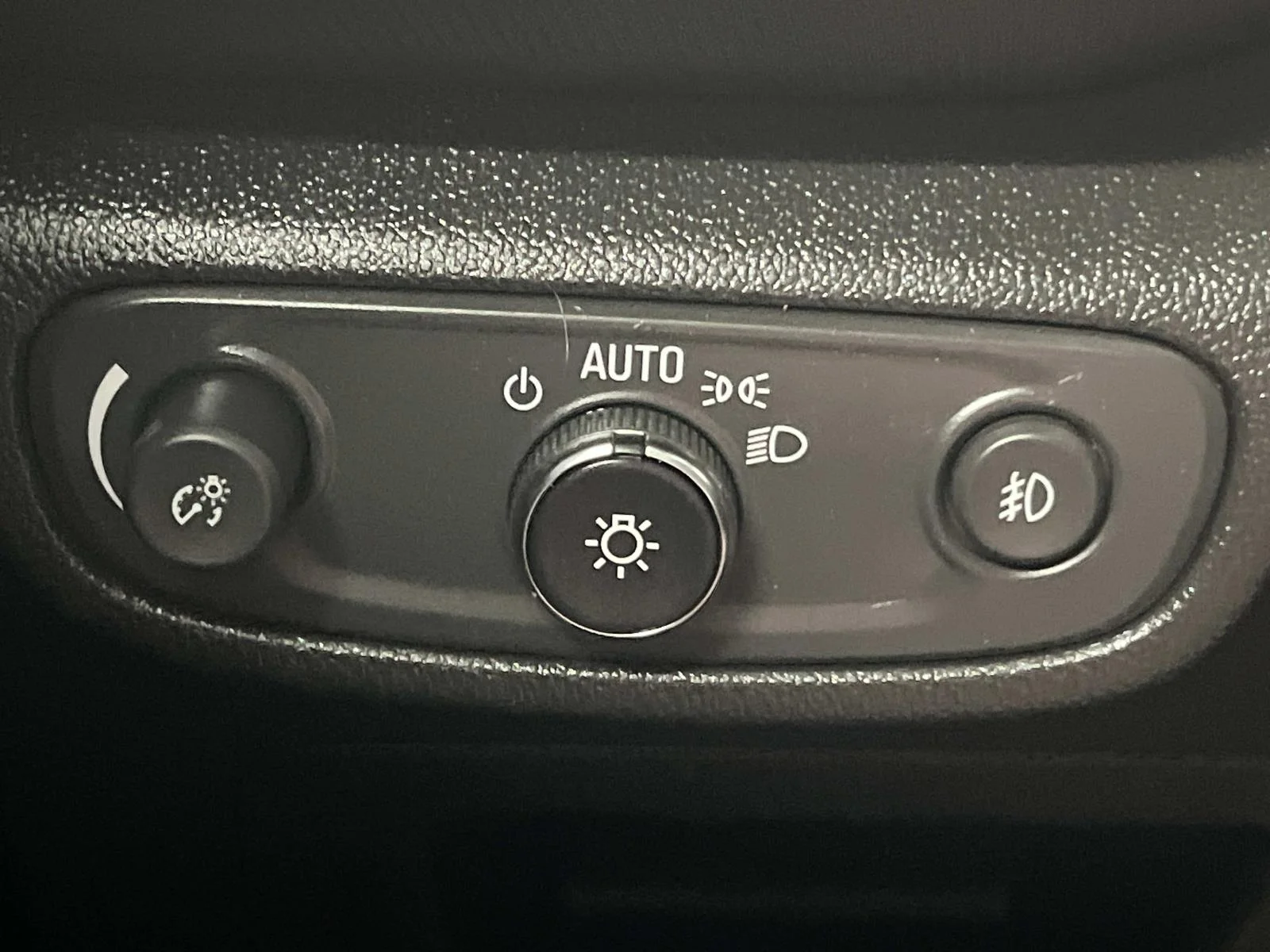 Used 2023 STERLING GRAY METALLIC Chevrolet LT image 27