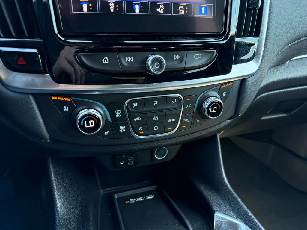 Used 2024 Mosaic Black Metallic Chevrolet High Country image 23