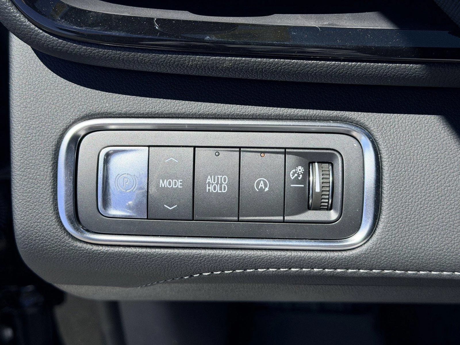 New 2026 Ebony Twilight Metallic Buick Preferred image 21