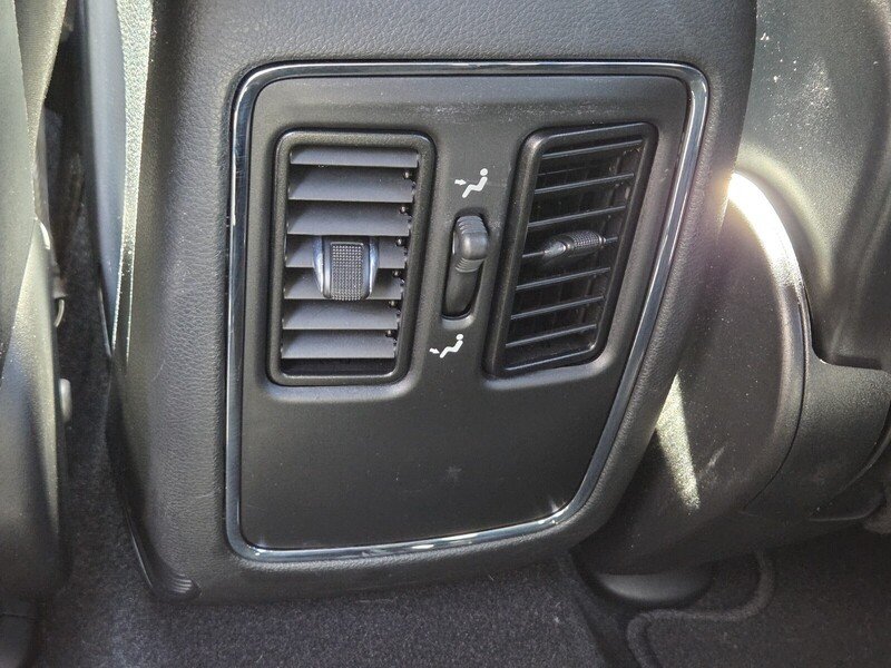 Used 2020 Gray Jeep Laredo E image 16