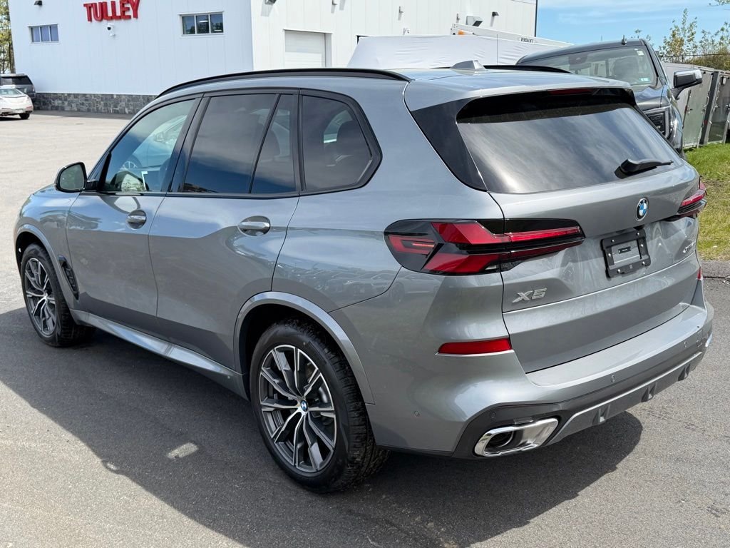 New 2026 Skyscraper Grey Metallic BMW xDrive40i image 3