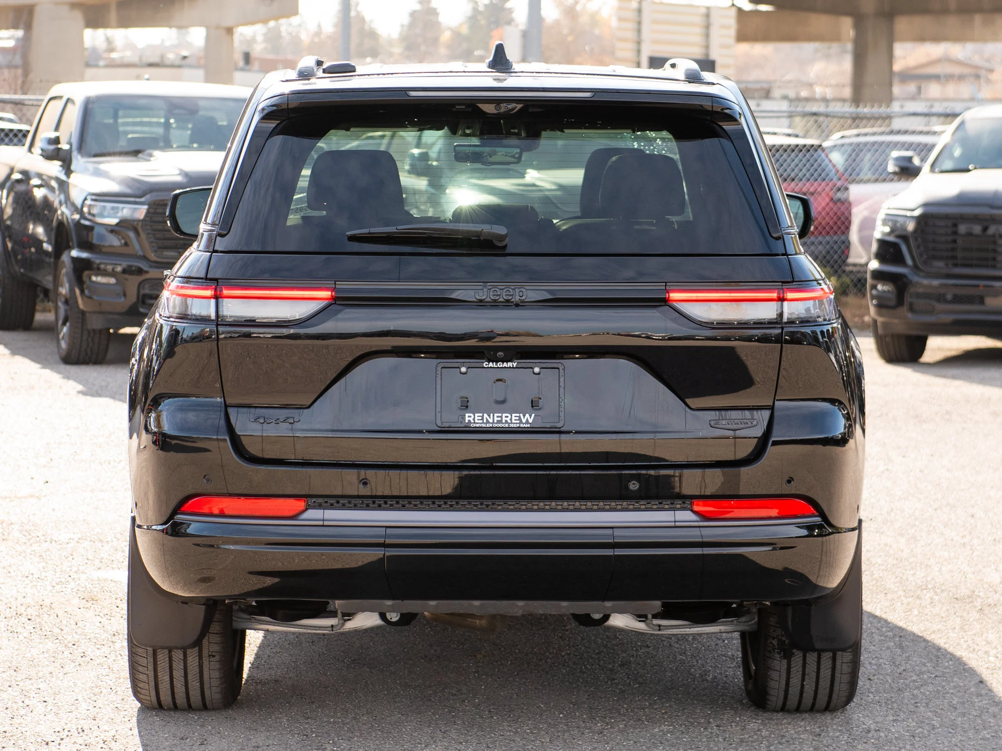 New 2026 Black Jeep Summit* 4x4, Night Vision, Massage Seats, Head-Up Display image 4