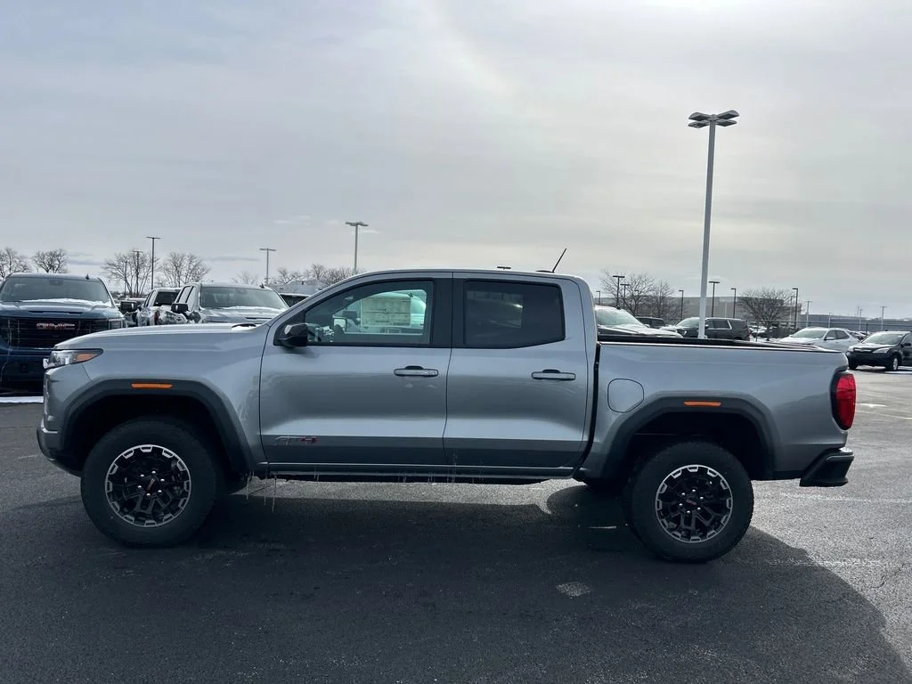 2026 GMC Canyon AT4 - Photo 7