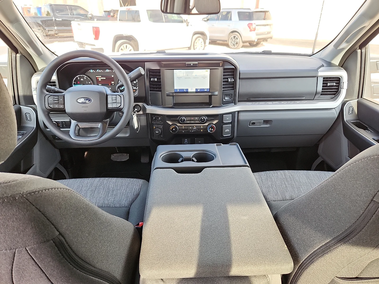New 2027 Oxford White Ford XLT image 13