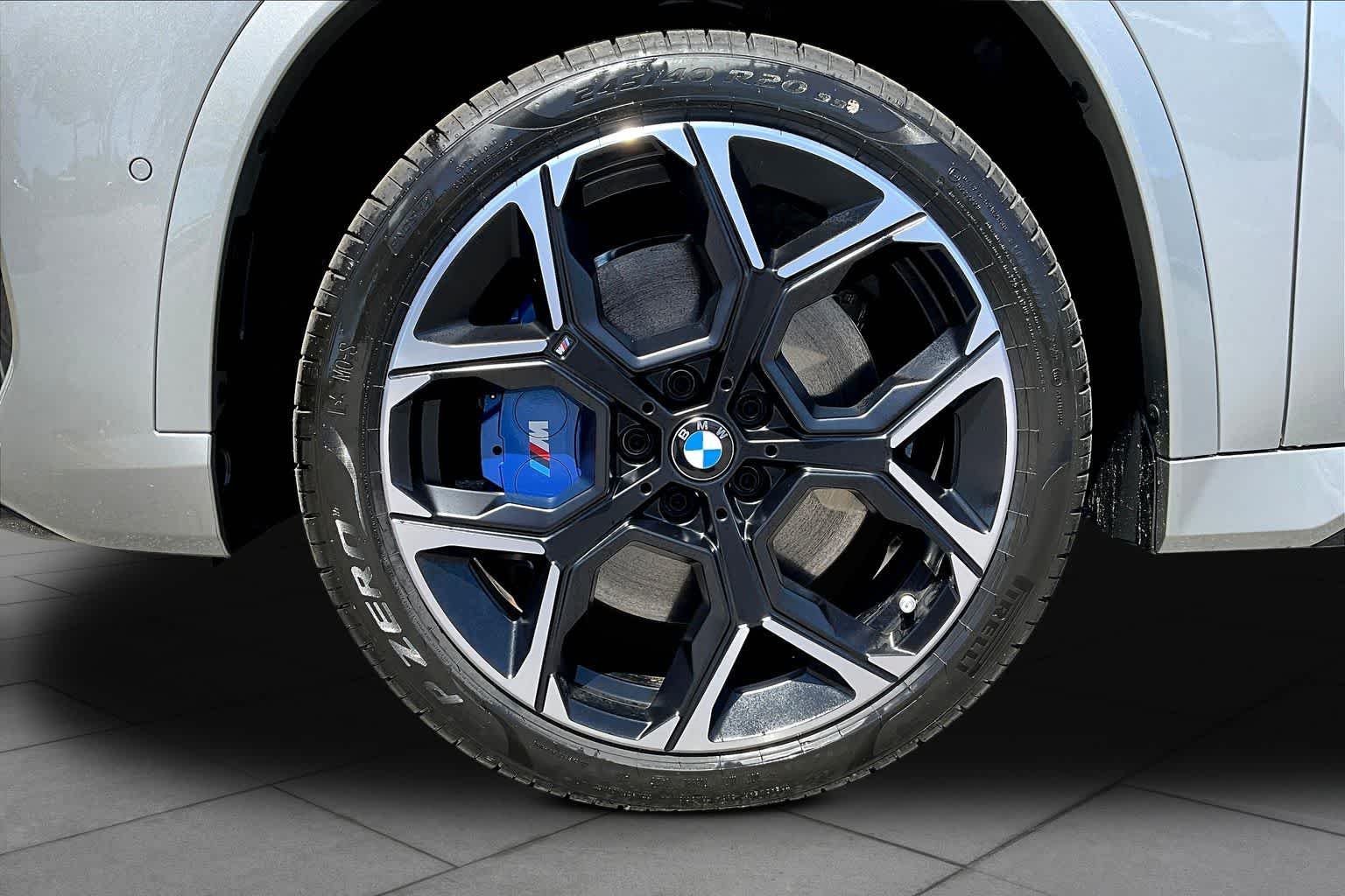 New 2026 Space Silver Metallic BMW M35i image 11