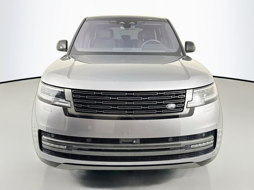 Used 2023 Gray Land Rover SE image 6