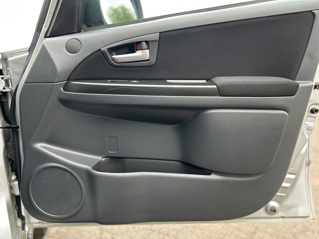 Used 2011 Silver Suzuki Premium image 20