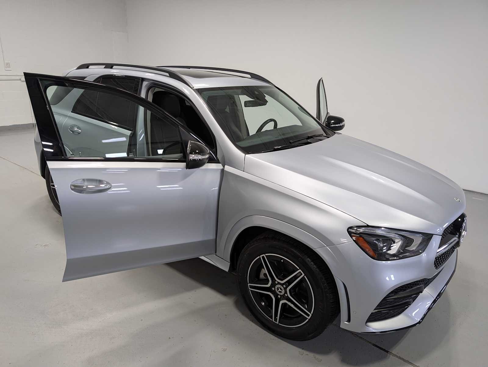 Used 2023 Cirrus Silver Metallic Mercedes-Benz GLE 450 image 16