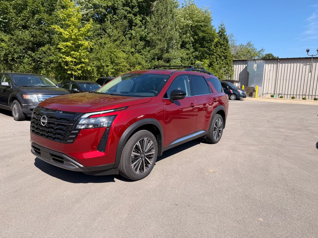2026 Nissan Pathfinder Platinum 4WD's photo