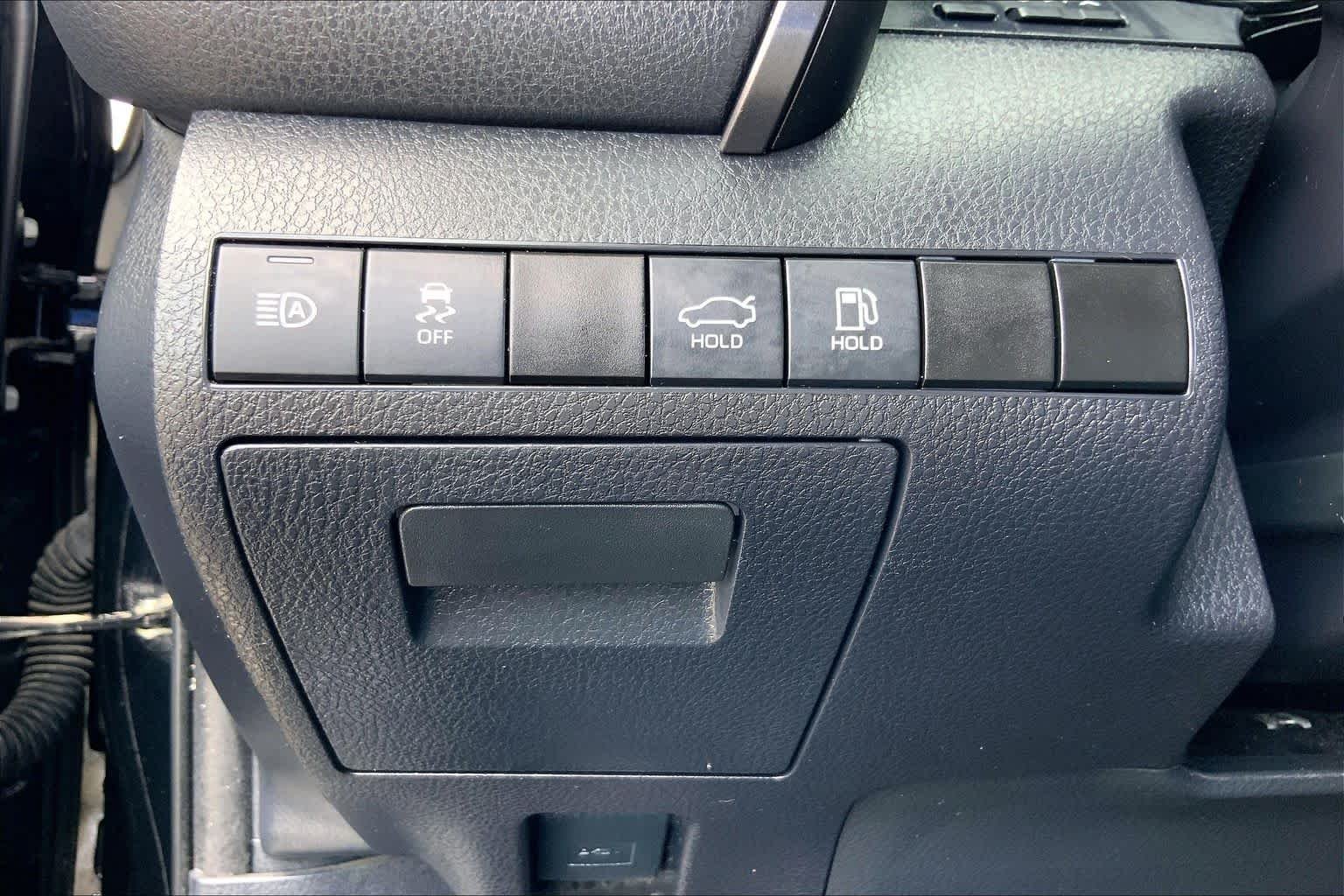 Used 2019 Midnight Black Metallic Toyota SE image 33