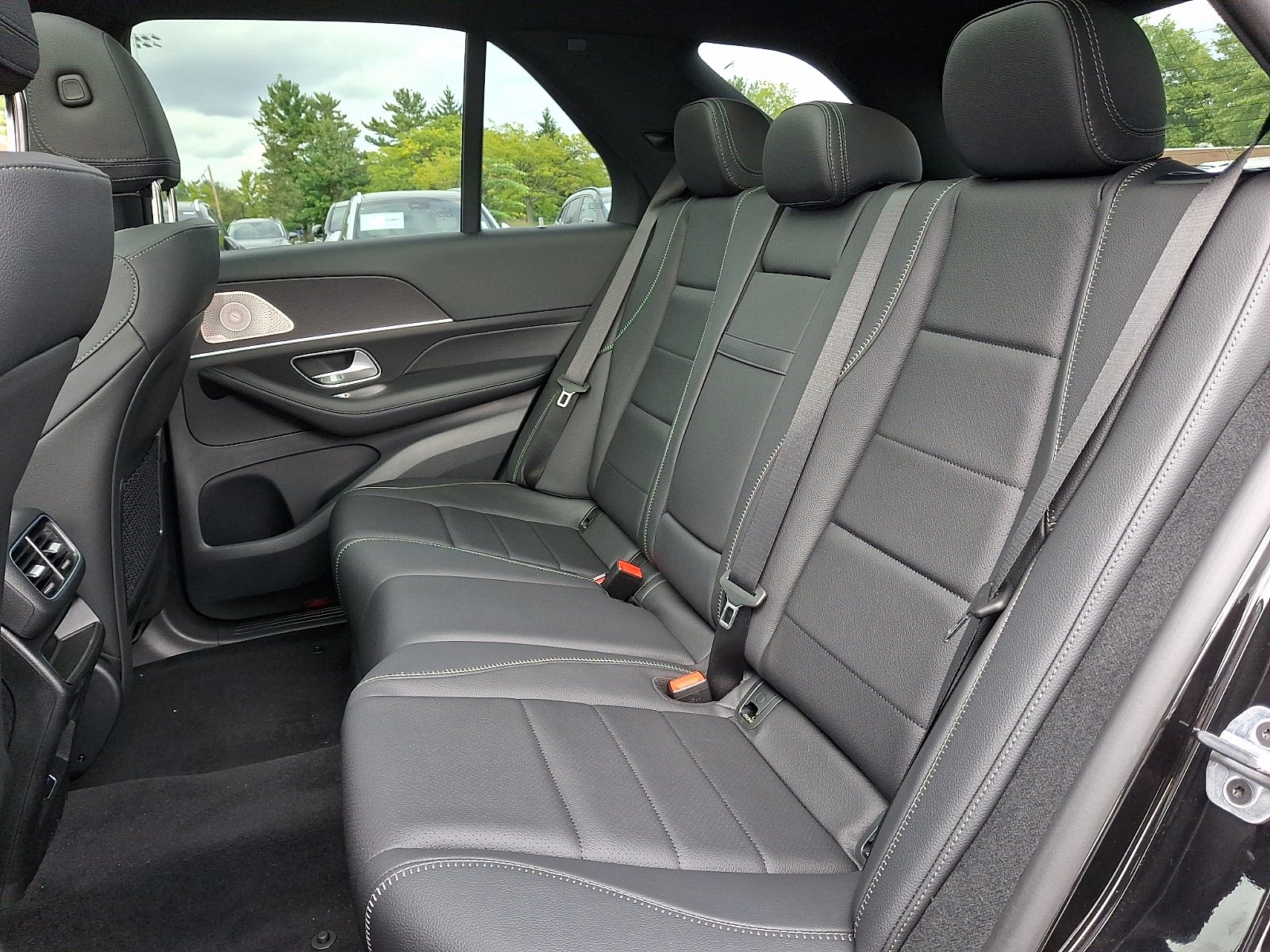 New 2027 Obsidian Black Metallic Mercedes-Benz GLE 450 image 8