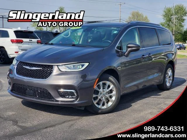 2021 Chrysler Pacifica Touring L's photo