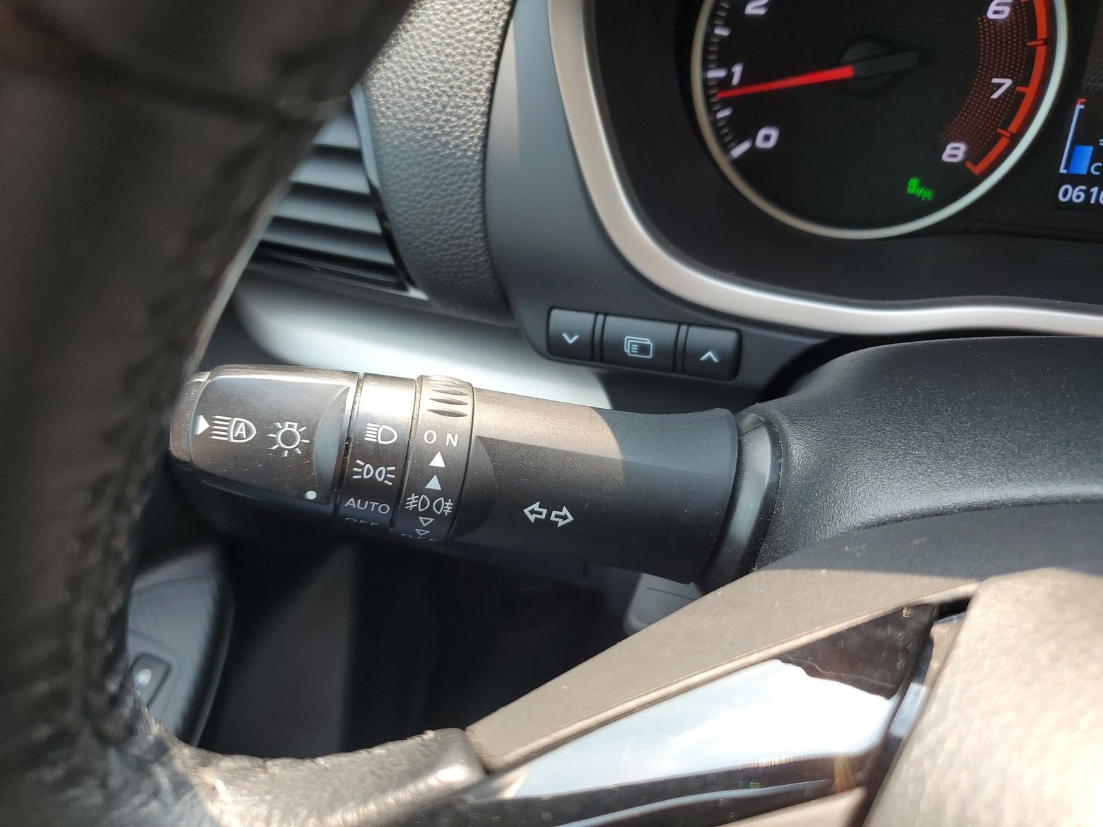 Used 2022 Blue Mitsubishi SE image 27