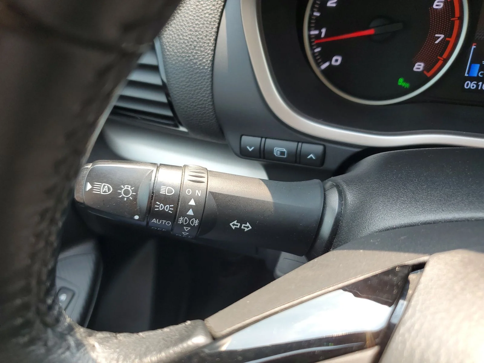 Used 2022 Blue Mitsubishi SE image 27