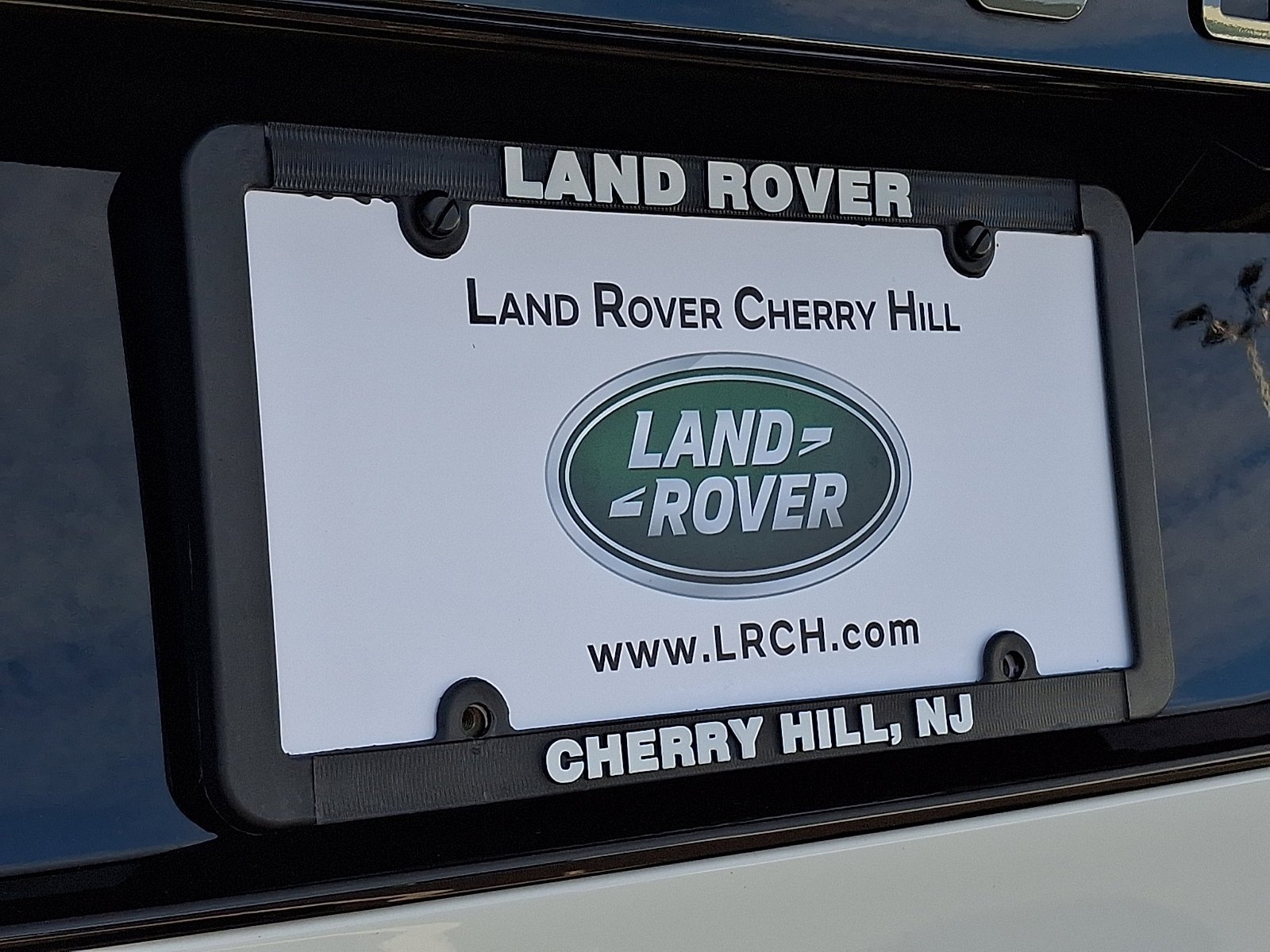 Used 2025 Fuji White   1Aa Land Rover Dynamic SE image 40
