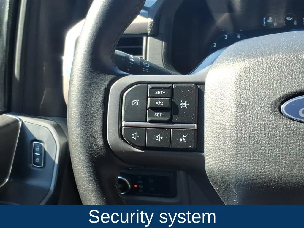 Used 2025 Gray Ford XLT image 12