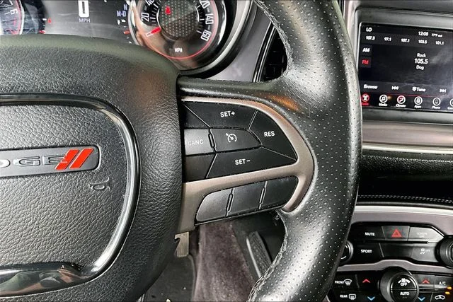 Used 2019 Black Dodge SXT image 11