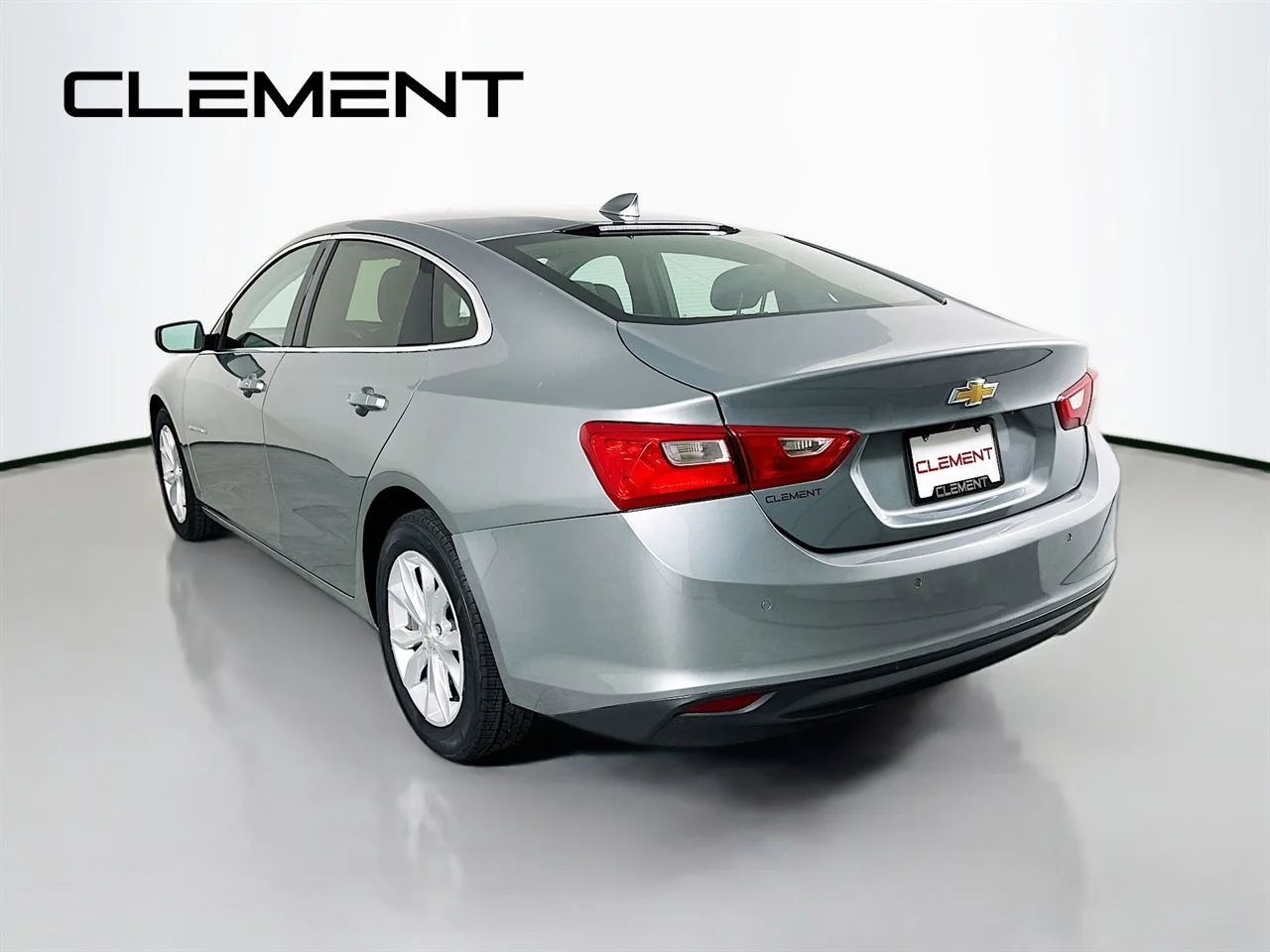 Used 2024 Sterling Gray Metallic Chevrolet LT image 10
