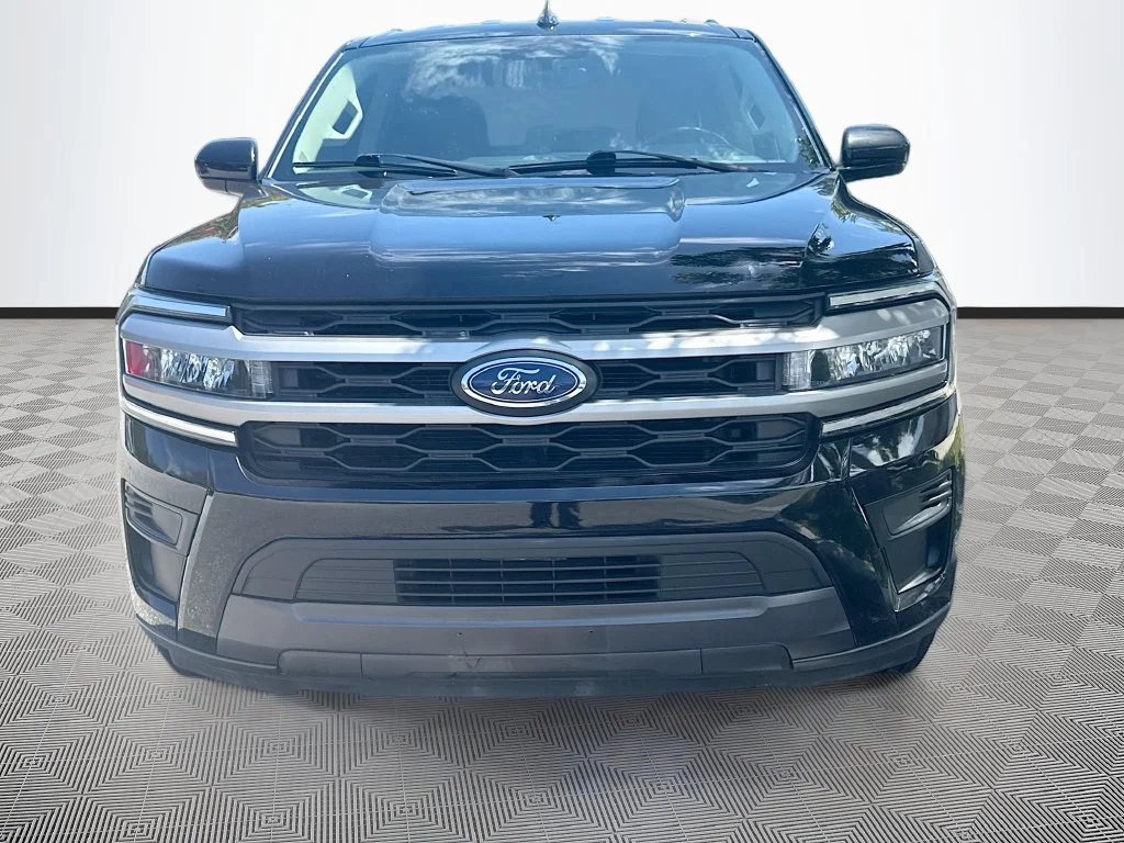 Used 2023 Black Ford XLT image 2