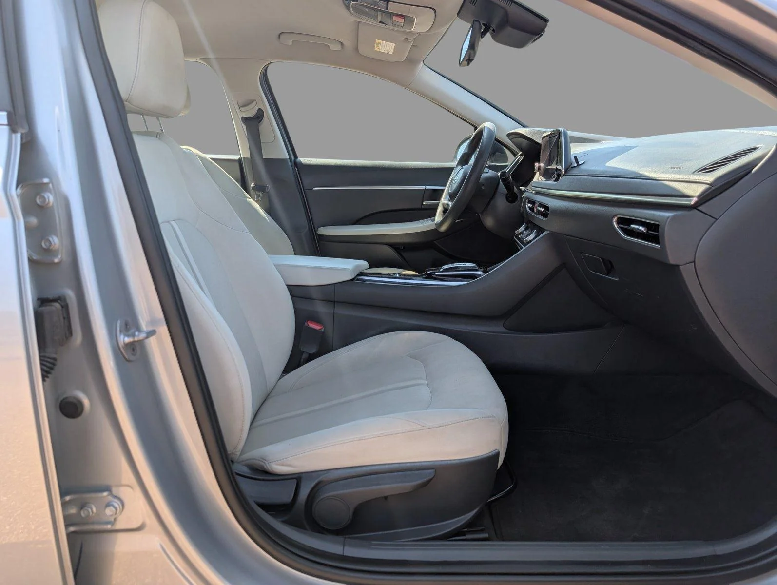 Used 2023 Curated Silver Hyundai SEL image 17