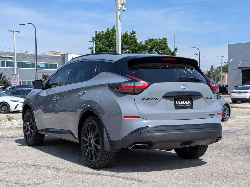 Used 2021 Silver Nissan SL image 5