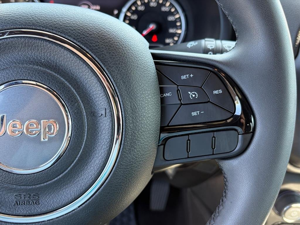Used 2022 Slate Blue Pearl Coat Jeep Altitude image 18