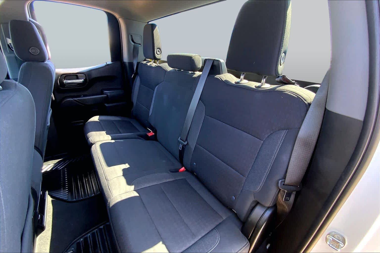 Used 2022 Summit White Chevrolet Custom image 21