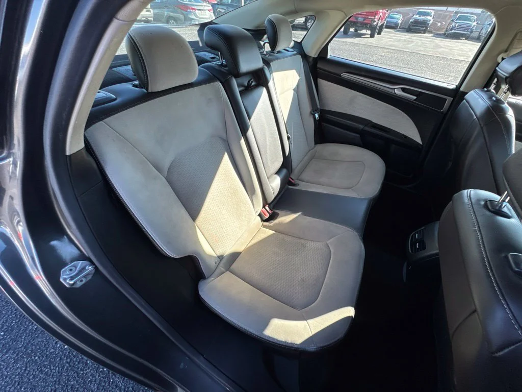2020 Ford Fusion SE - Photo 21