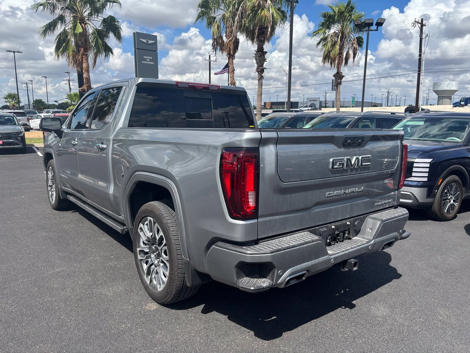 Used 2025 Silver GMC Denali Ultimate image 4