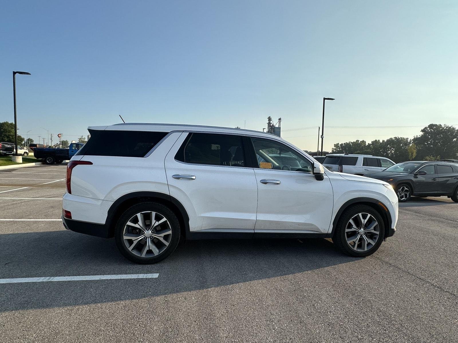 Used 2020 Hyper White Hyundai SEL image 4