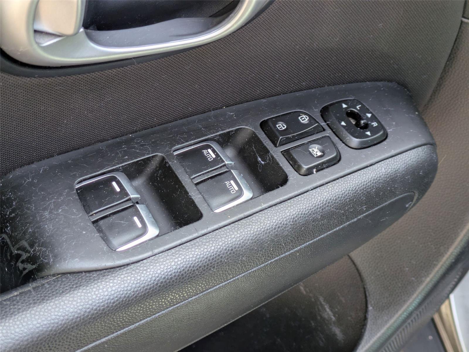 Used 2018 Titanium Gray Kia + image 16