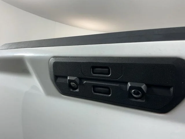 Used 2020 White GMC AT4 image 9