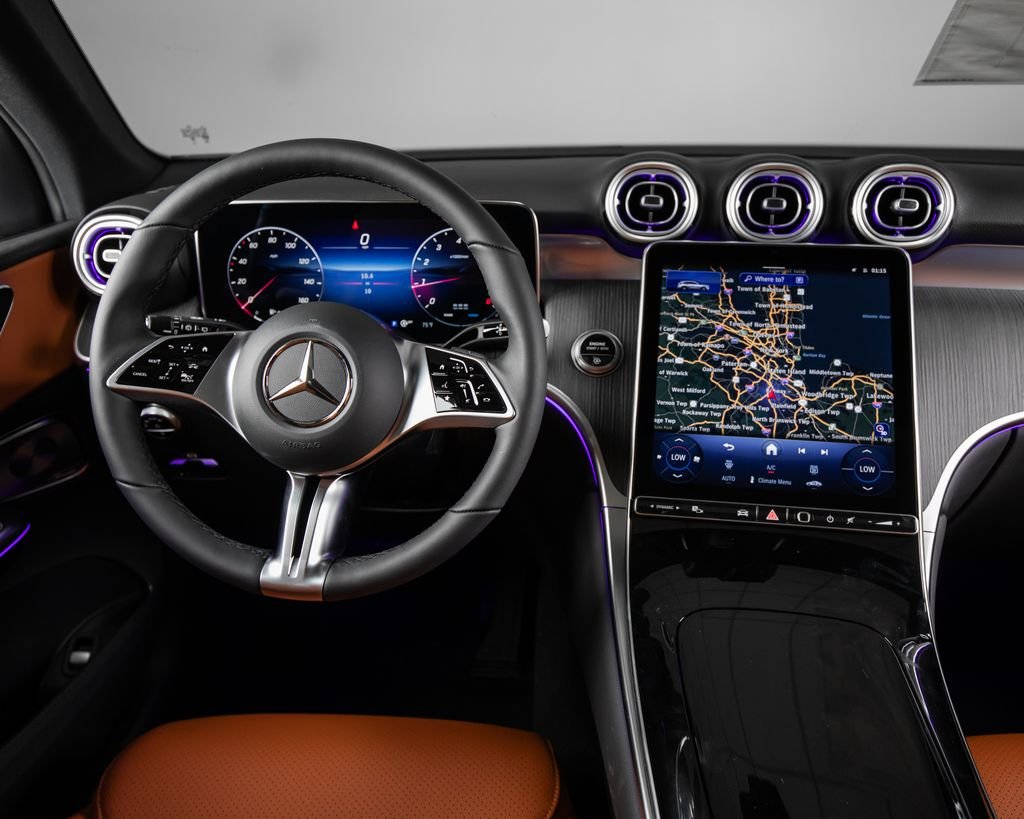 New 2027 Polar White Mercedes-Benz GLC 300 image 8