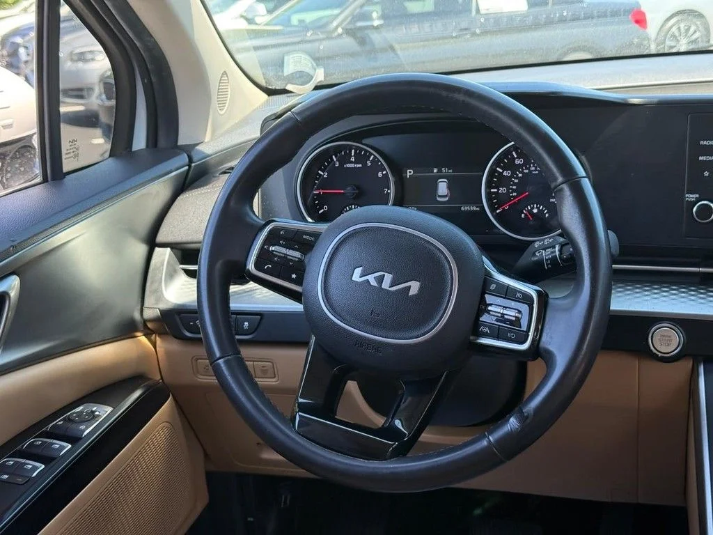 Used 2024 White Kia LX image 12