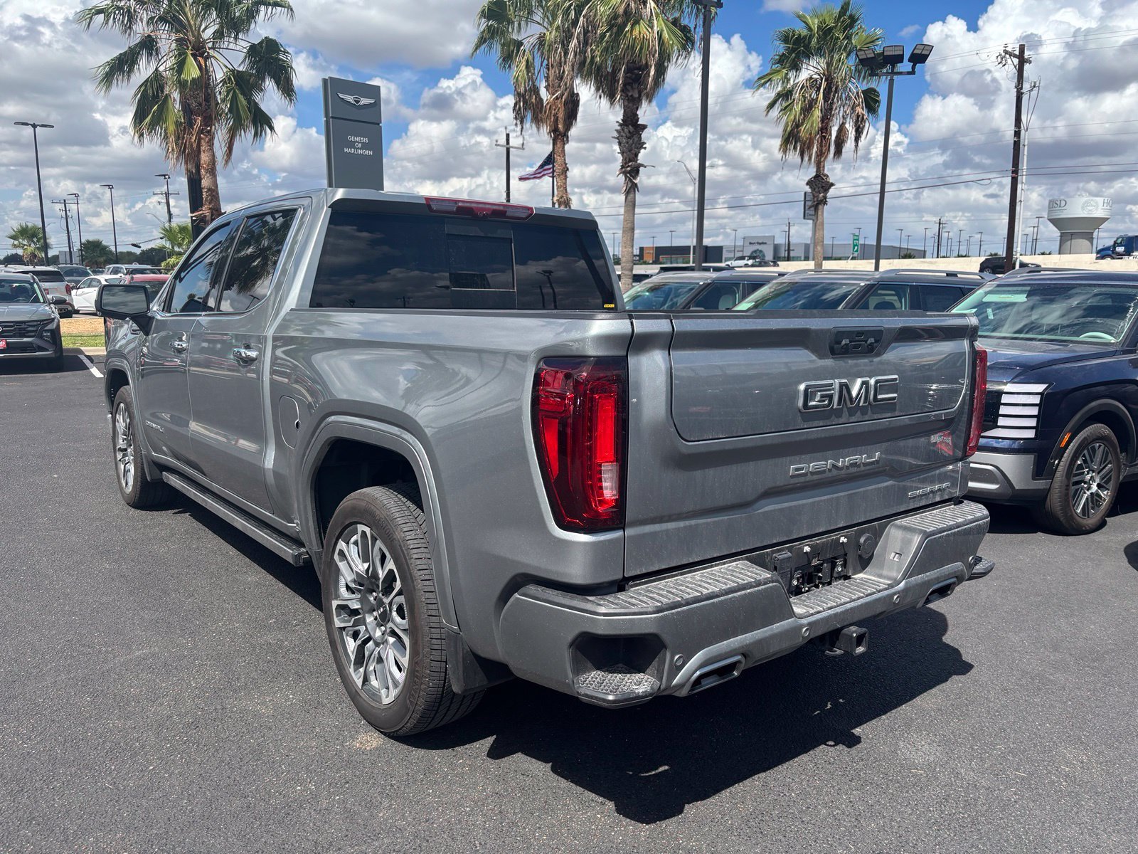 Used 2025 Silver GMC Denali Ultimate image 4