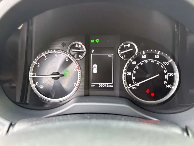 Used 2022  Lexus 460 image 41