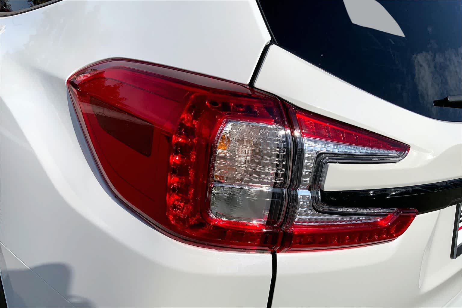New 2026 CRYSTAL WHITE PEARL Subaru Premium 7-Passenger image 14
