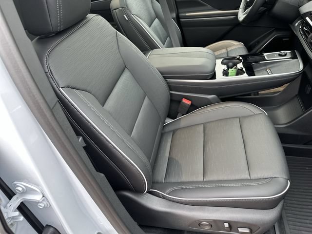 New 2026 Iridescent White Tricoat Buick Sport Touring image 29