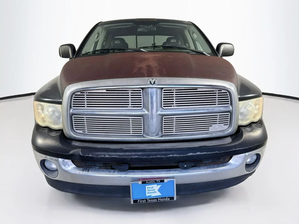 Used 2004 Black Dodge SLT image 2