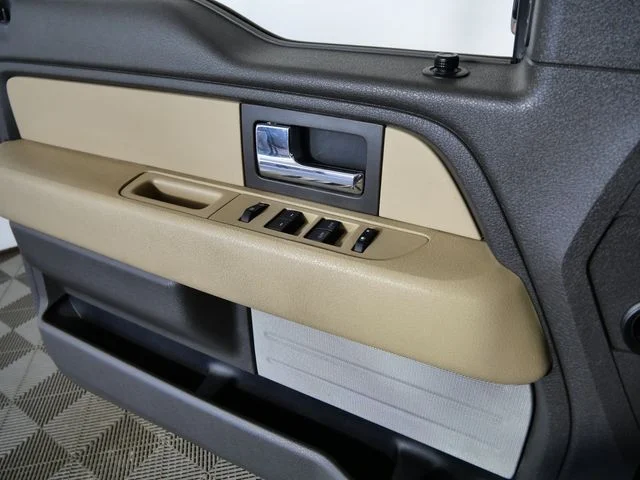 Used 2014 Brown Ford XLT image 24