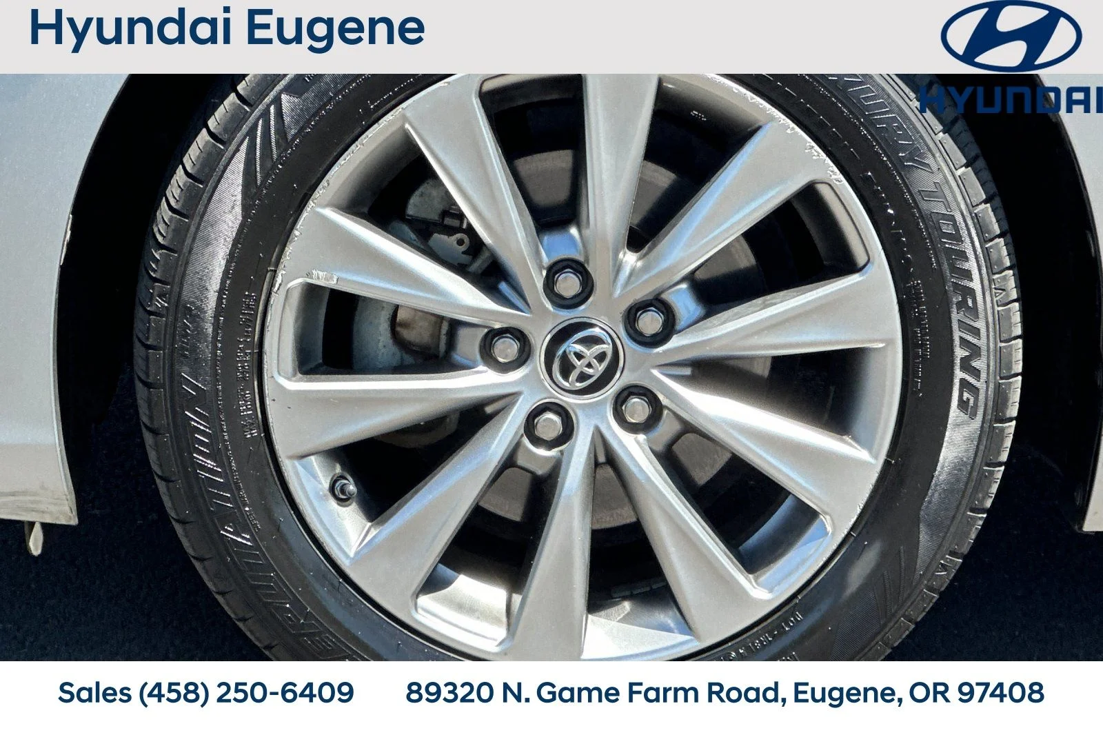 Used 2016 Silver Toyota XLE image 35