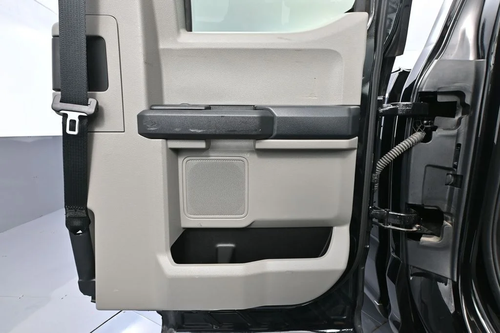 2022 Ford F-350 Super Duty XL - Photo 39