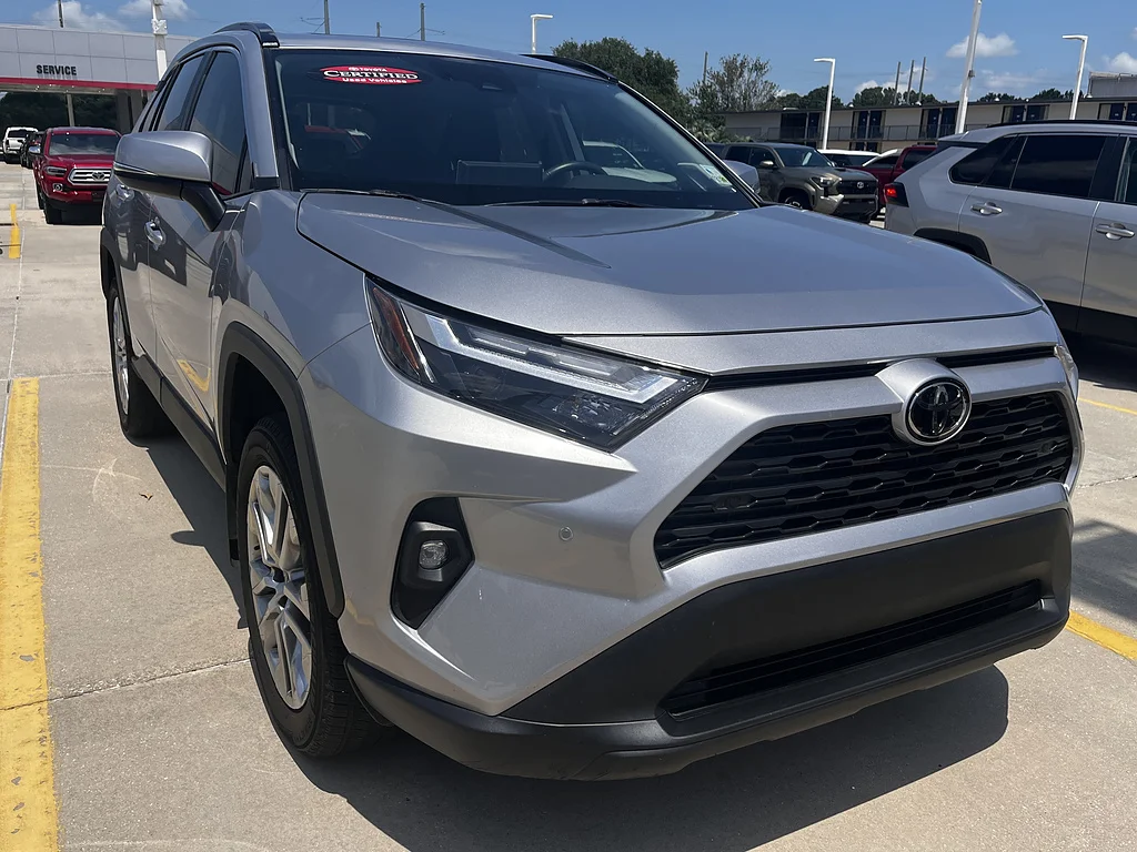 Certified Used 2022 Silver Sky Metallic Toyota XLE Premium image 1