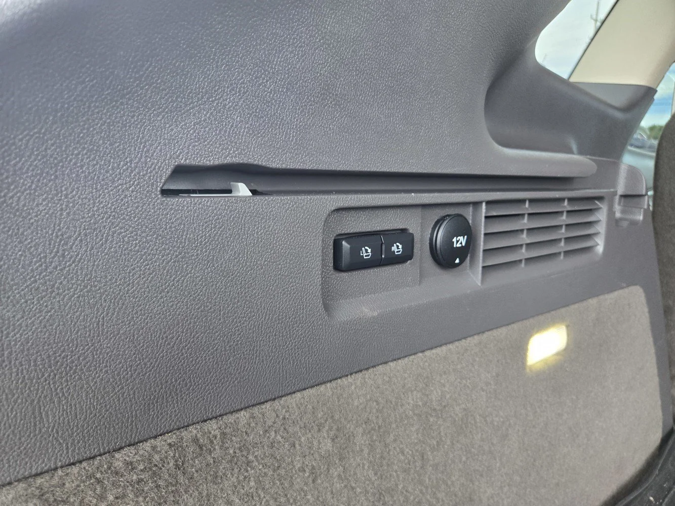 Used 2018 Blue Metallic LINCOLN Select image 35