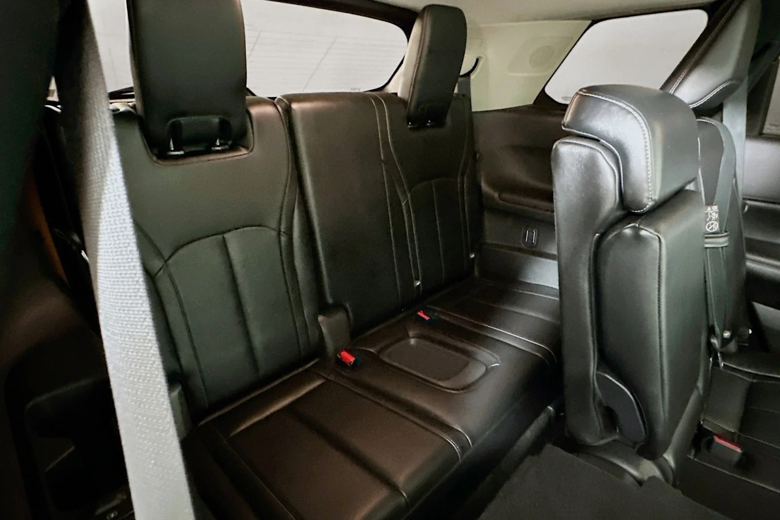 Used 2022 Graphite Shadow INFINITI LUXE image 10